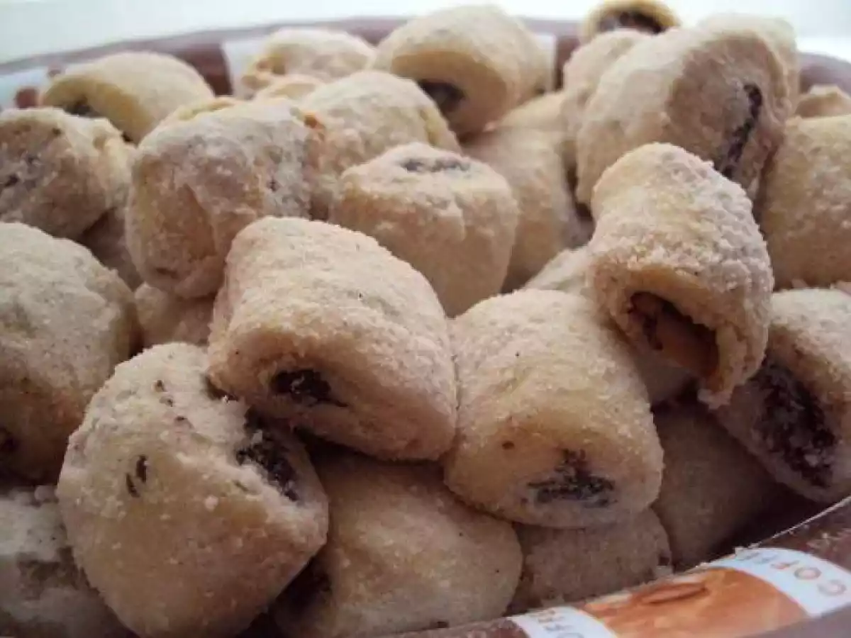 Cornulete fragede (cu untura) a la Diana - poza 2