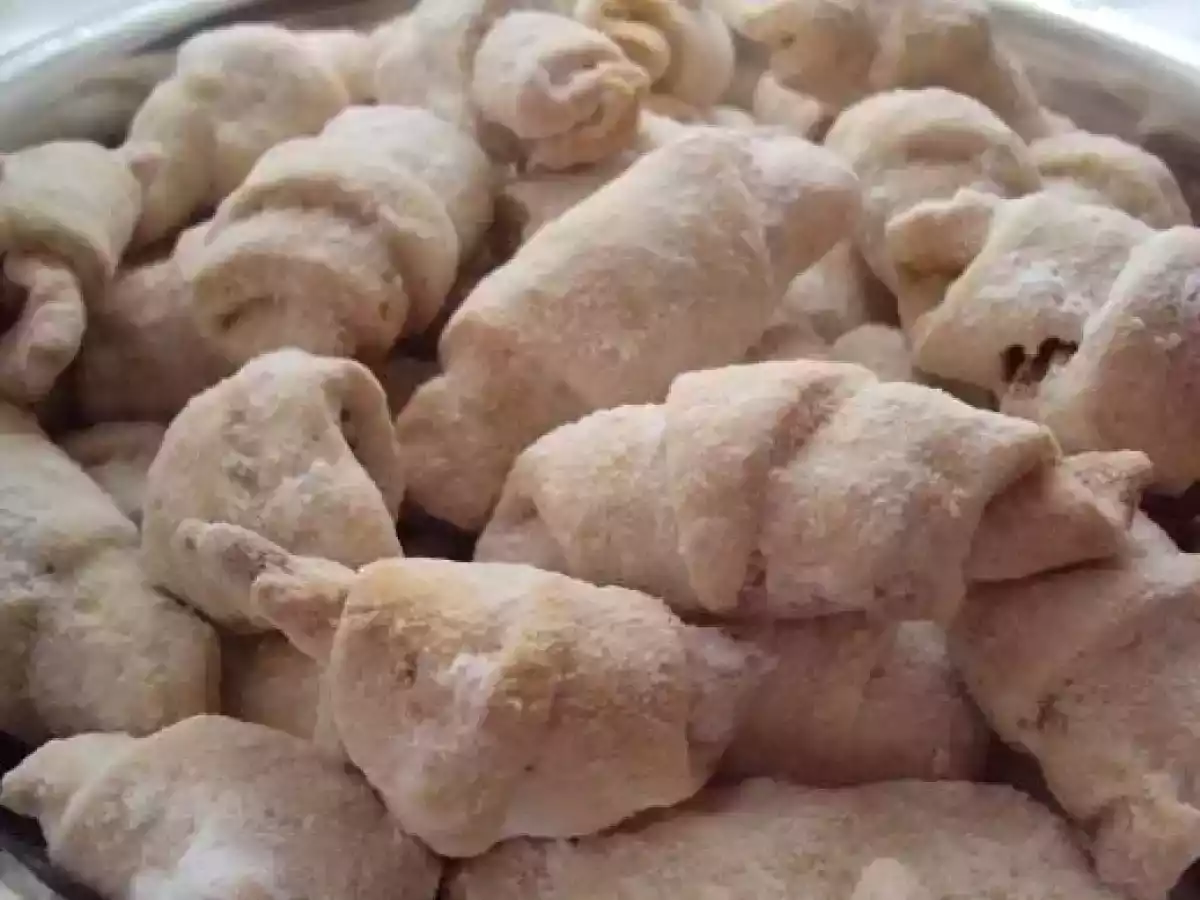 Cornulete fragede (cu untura) a la Lia - poza 2