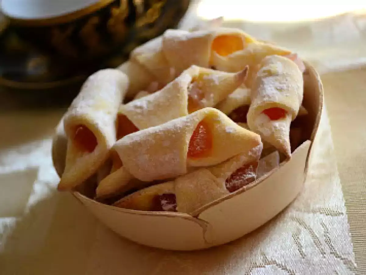 Cornulete pufoase cu rahat