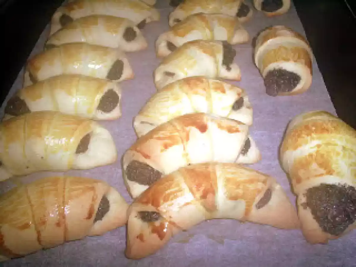 Cornuri pufoase cu mac - poza 4