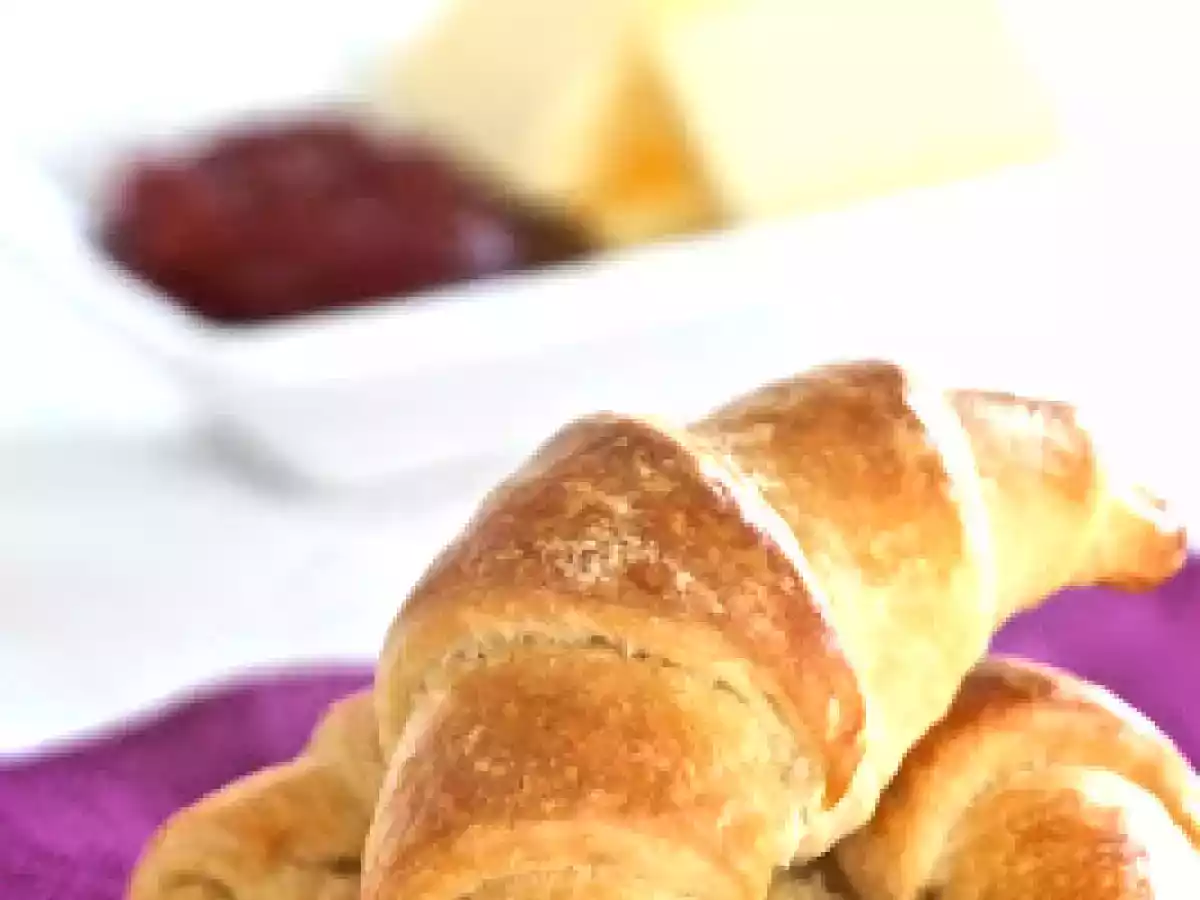 Cornuri pufoase cu scortisoara