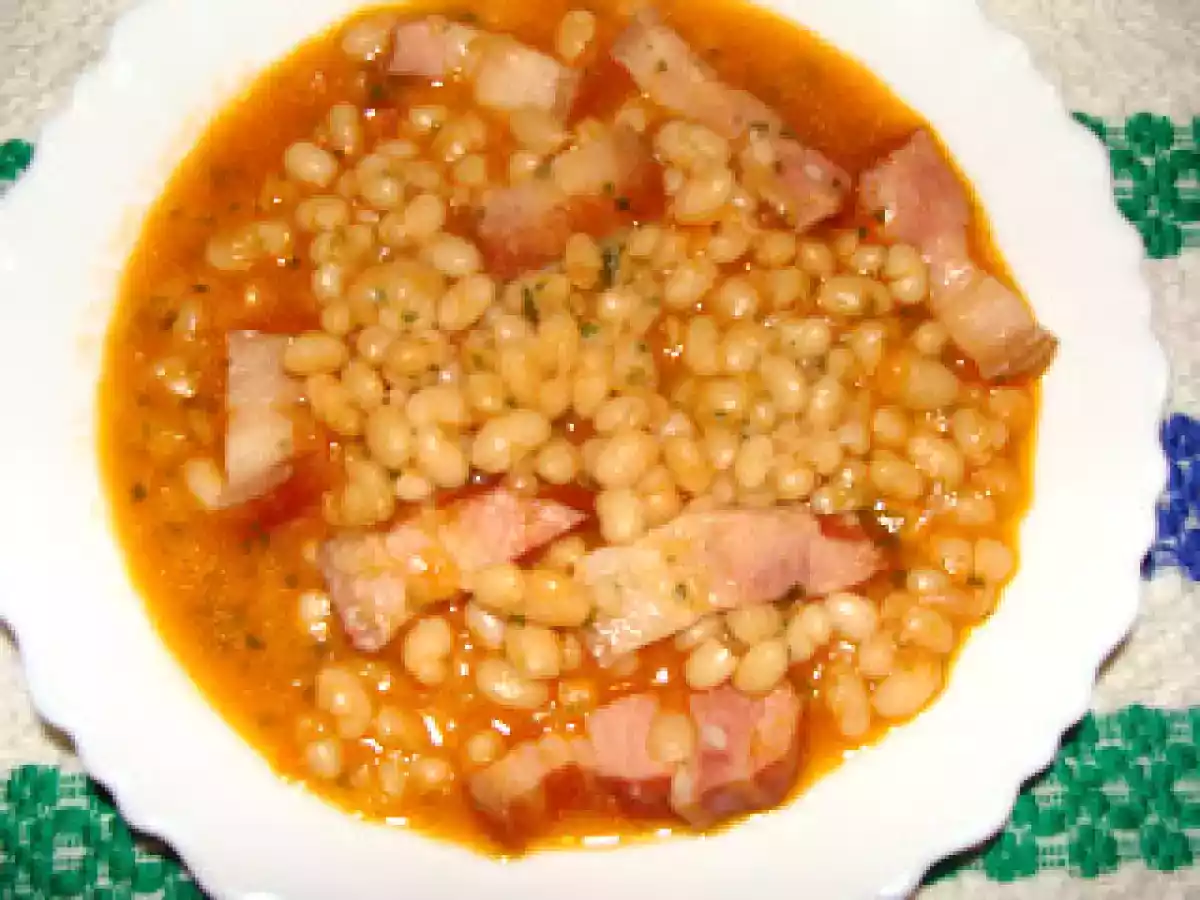 Costita afumata cu fasole boabe
