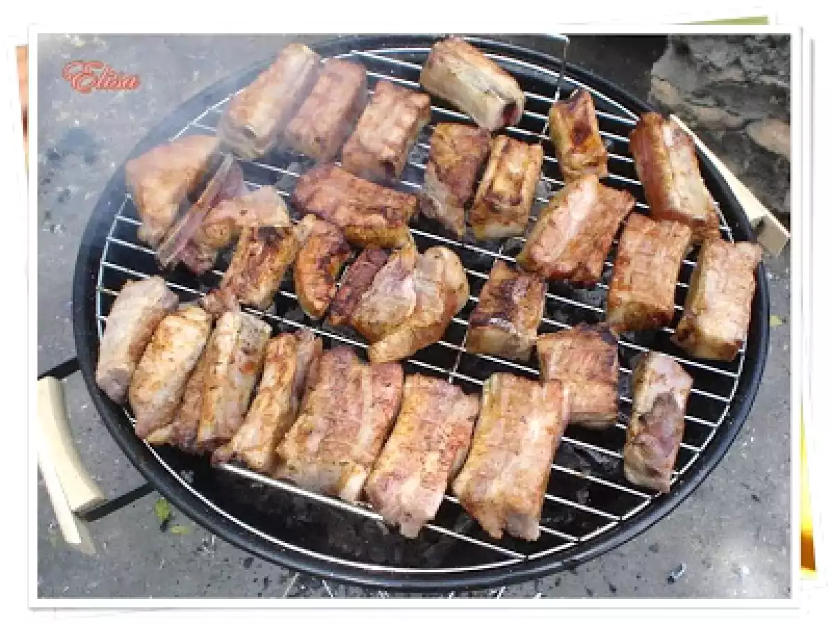 Costite la gratar cu sos cajún