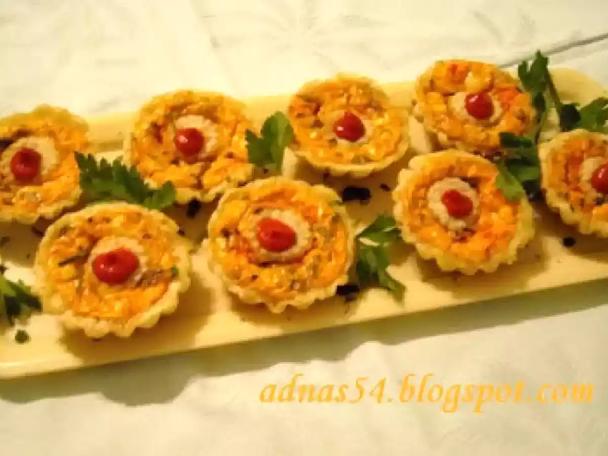 Cosulete aperitiv cu branza, masline si ciuperci - poza 3