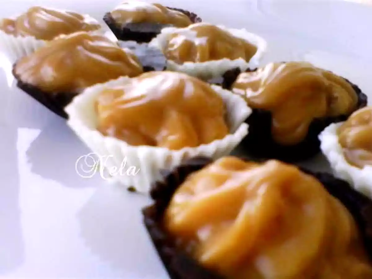 Cosulete din ciocolata umplute cu crema de caramel - poza 3