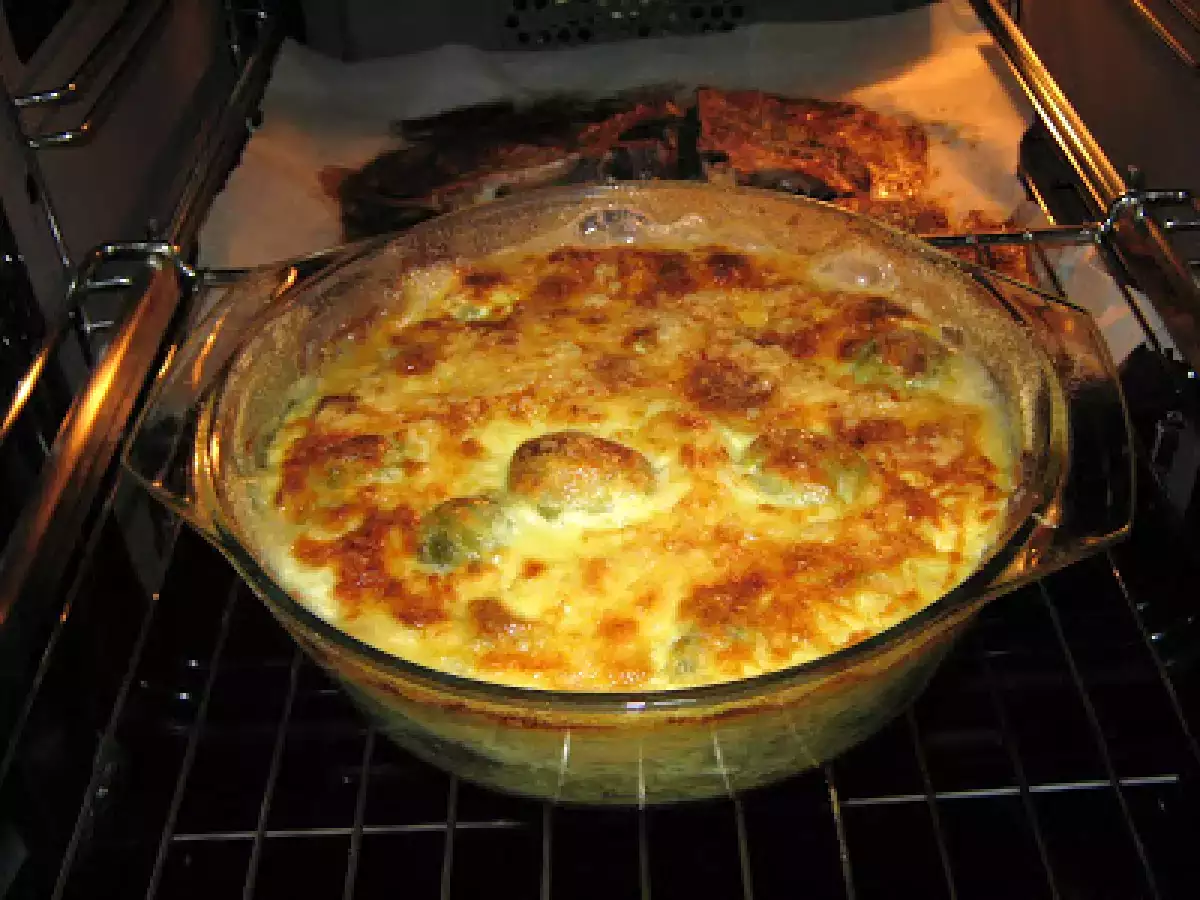 Cotlet de porc cu varza de bruxelles gratin - poza 3