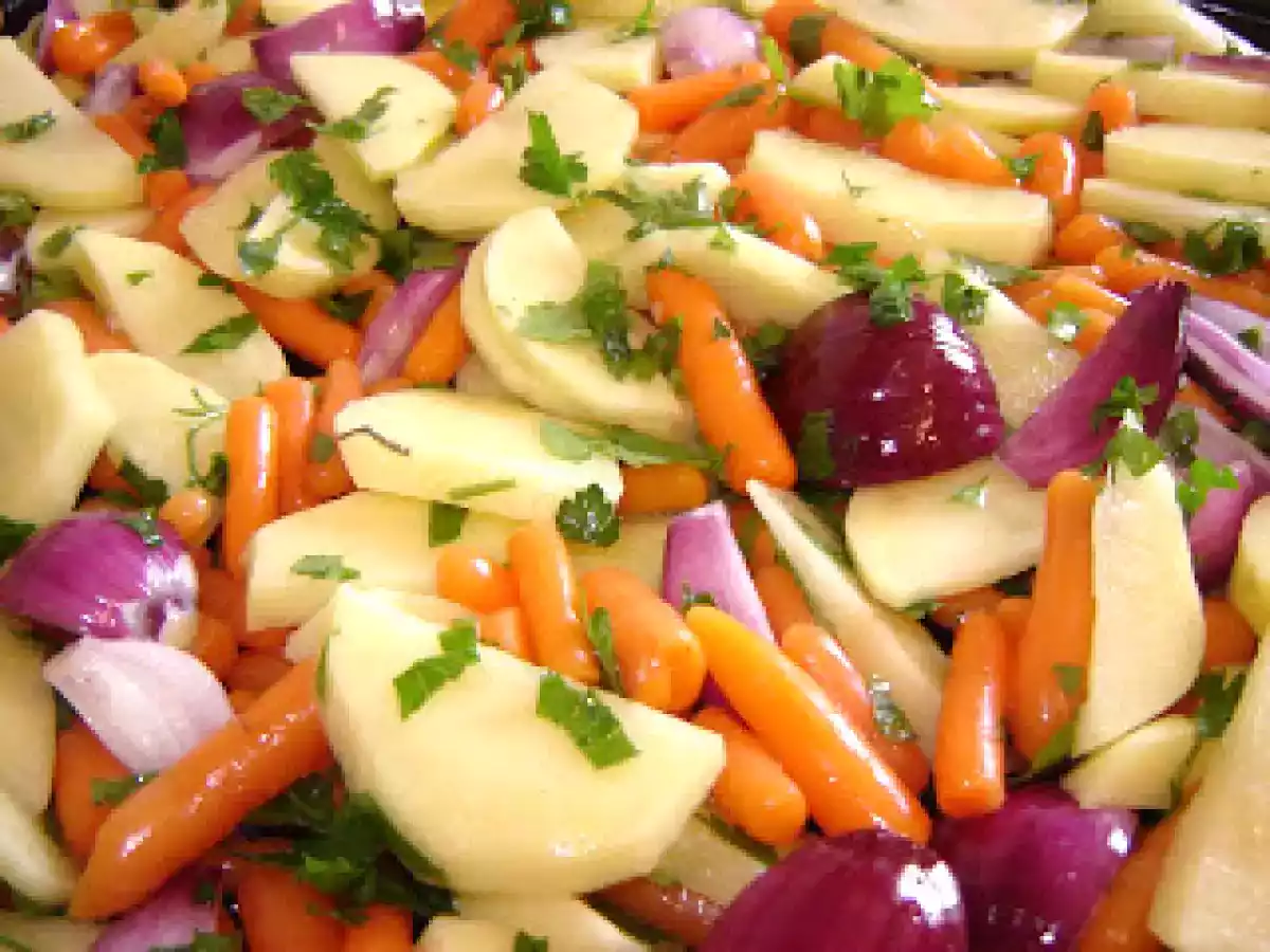 Cotlet de porc la cuptor pe pat de legume / Baked pork chops on vegetable bed