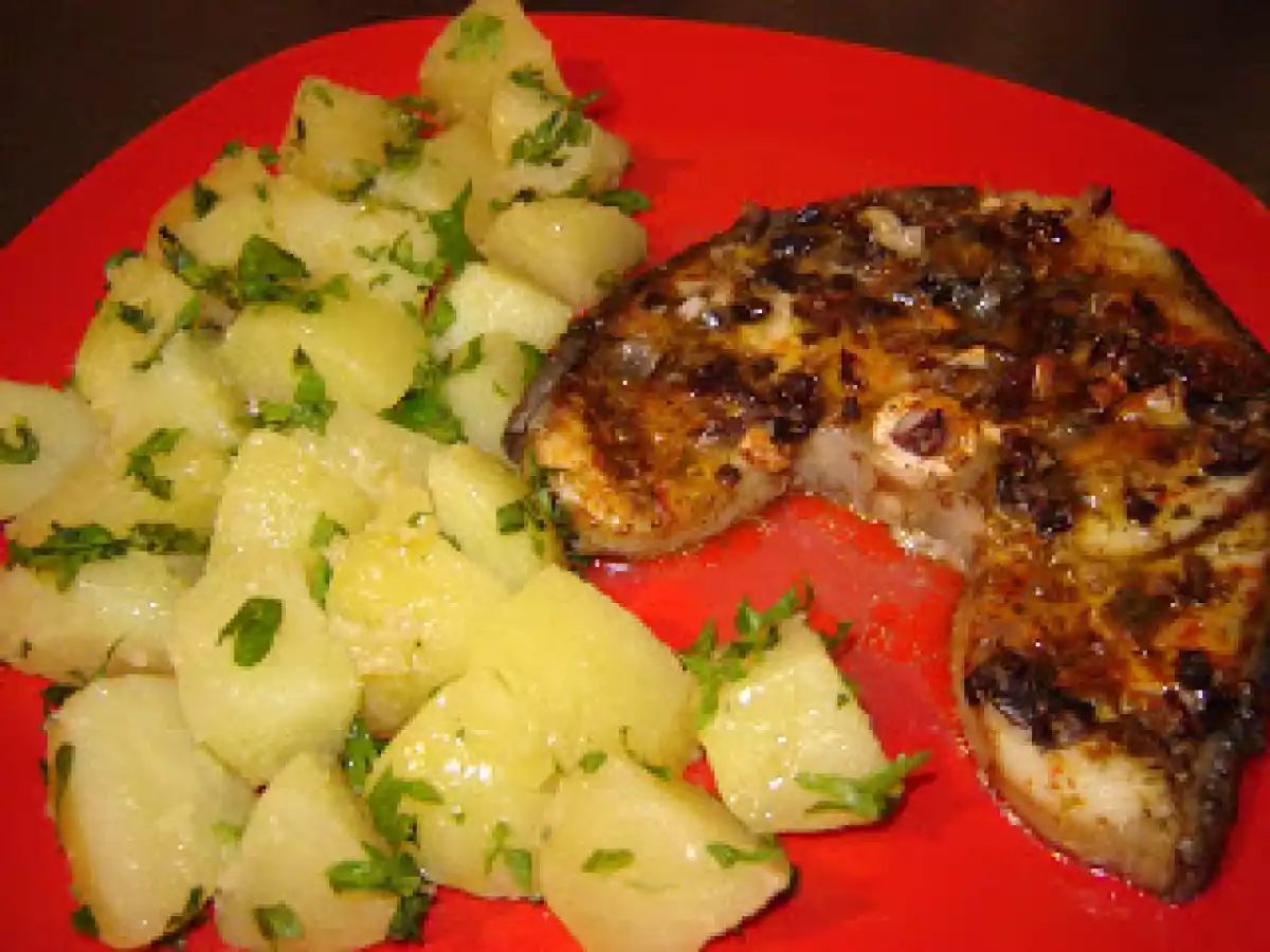 Cotlet de rechin la cuptor cu cartofi natur / Shark steak with boiled potatoes - poza 5