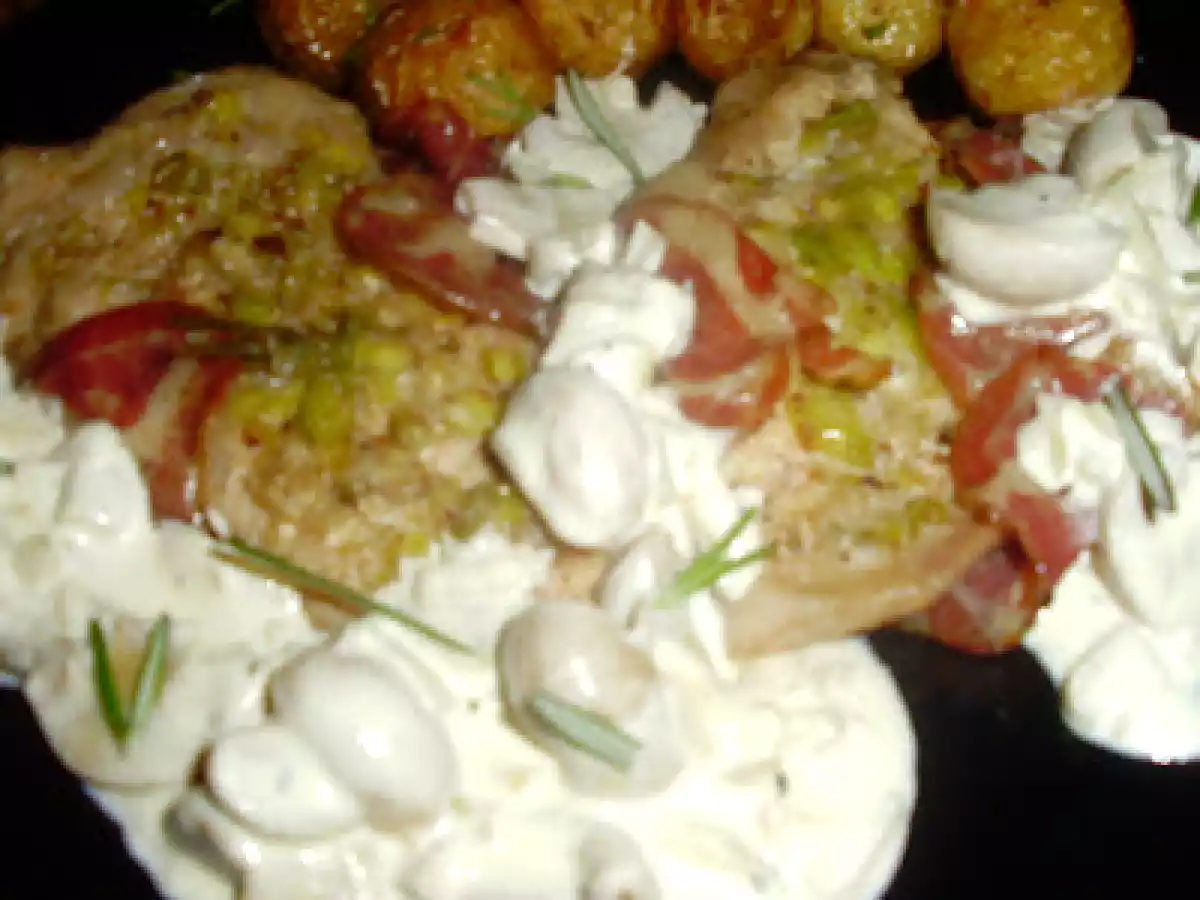 COTLETE DE PORC CU CARTOFI NOI SI SOS DE CONIAC - poza 3