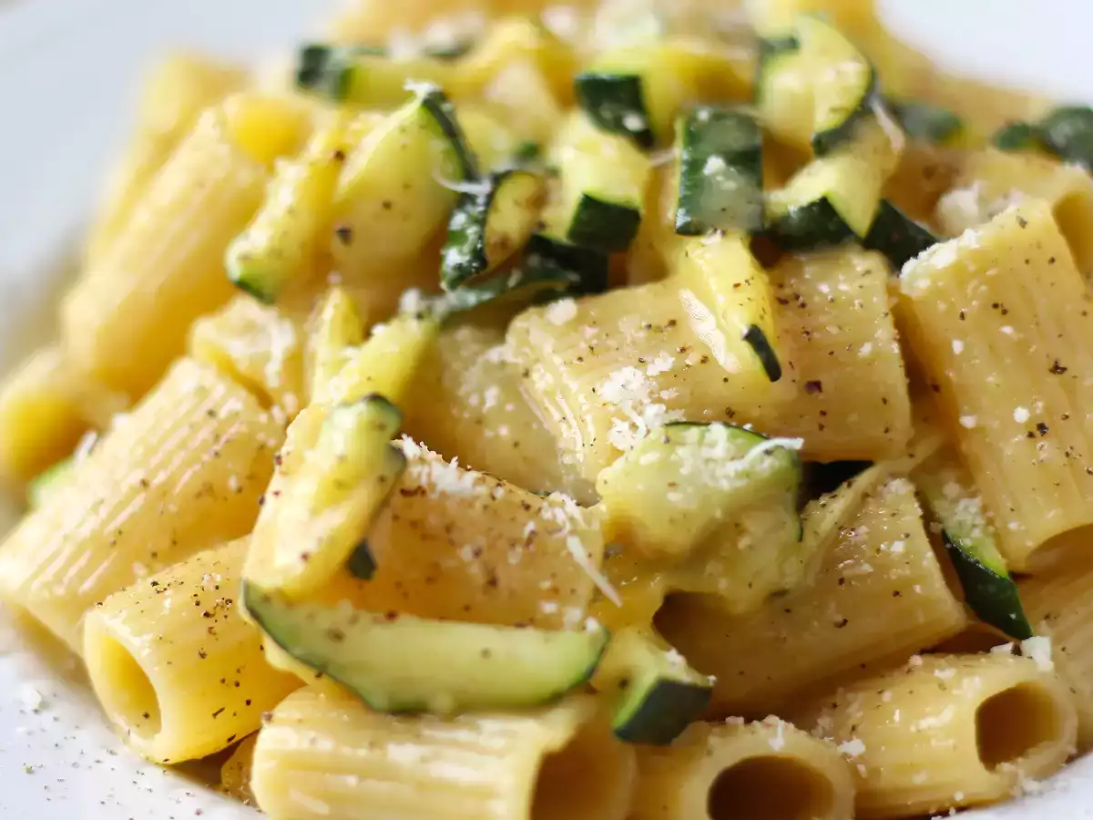Courgette Carbonara: rețeta vegetariană ușor de preparat - poza 5