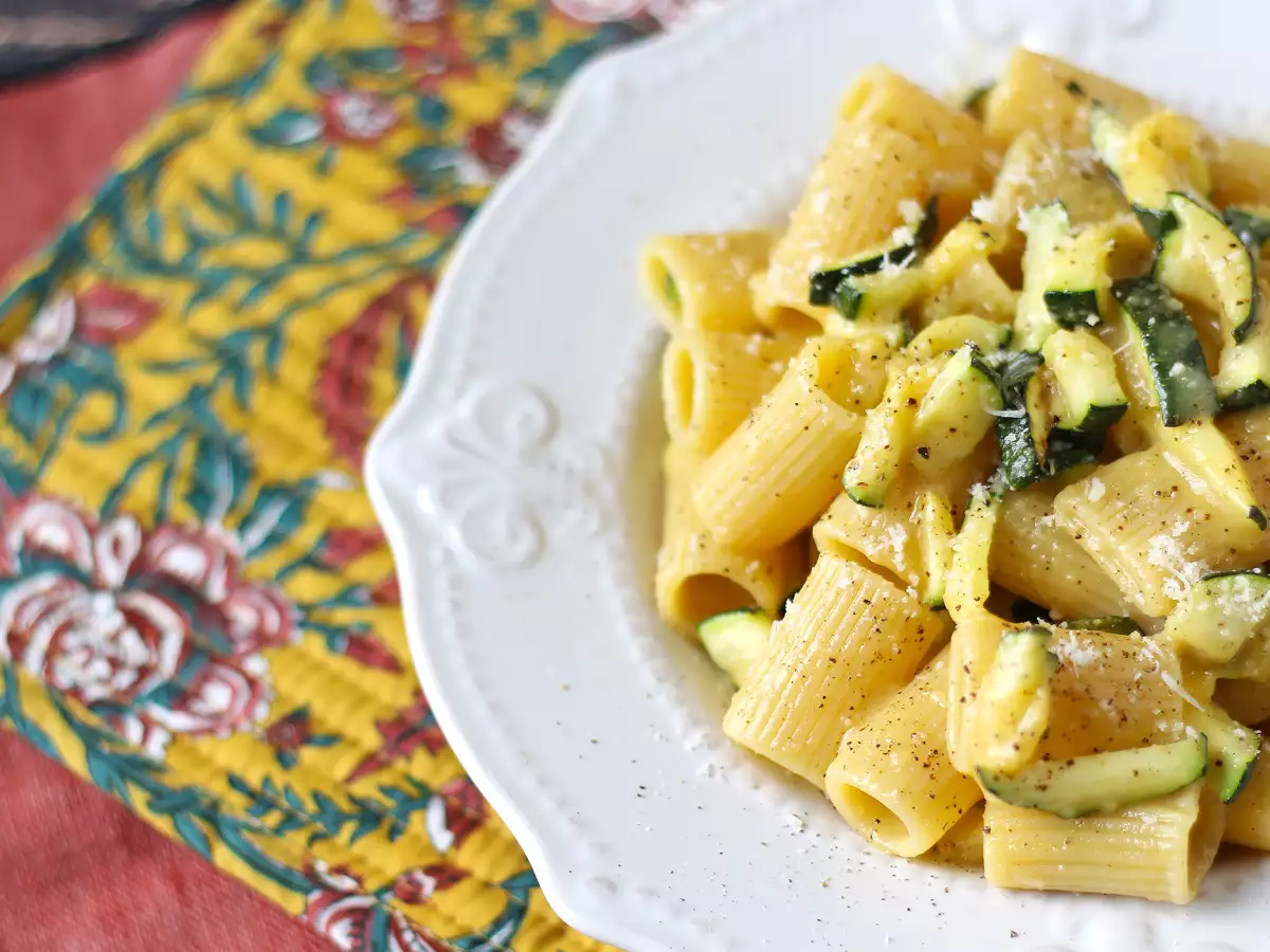 Courgette Carbonara: rețeta vegetariană ușor de preparat - poza 6