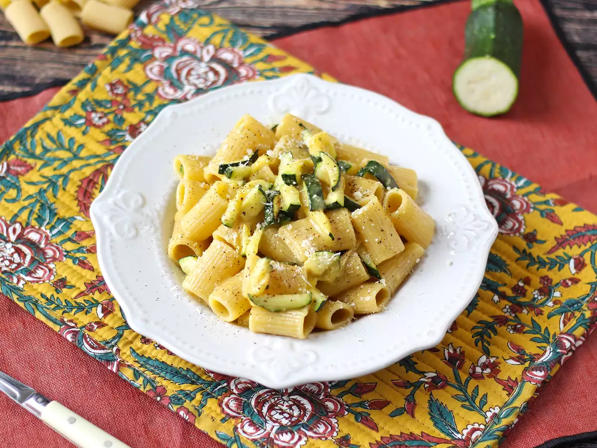 Courgette Carbonara: rețeta vegetariană ușor de preparat - poza 7