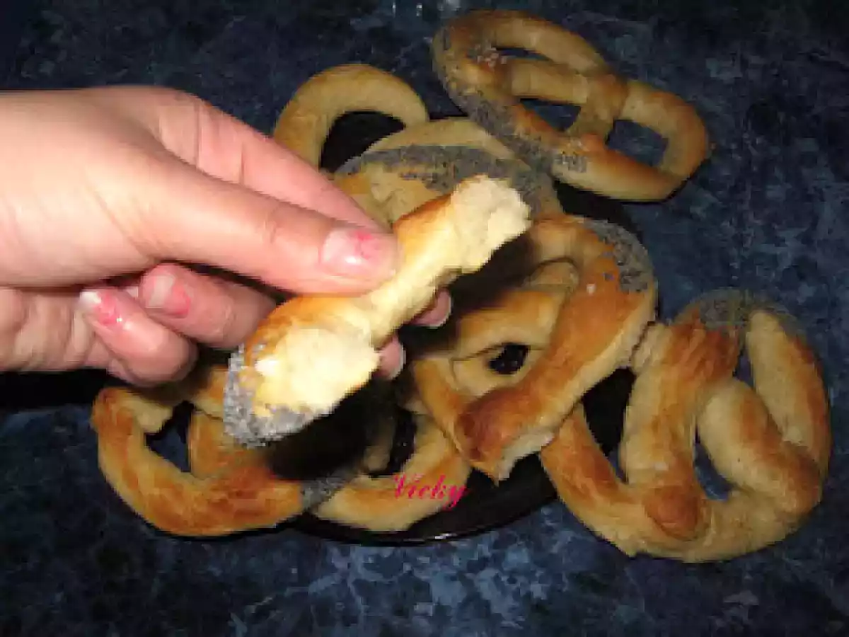 Covrigi cu sare si mac - poza 2