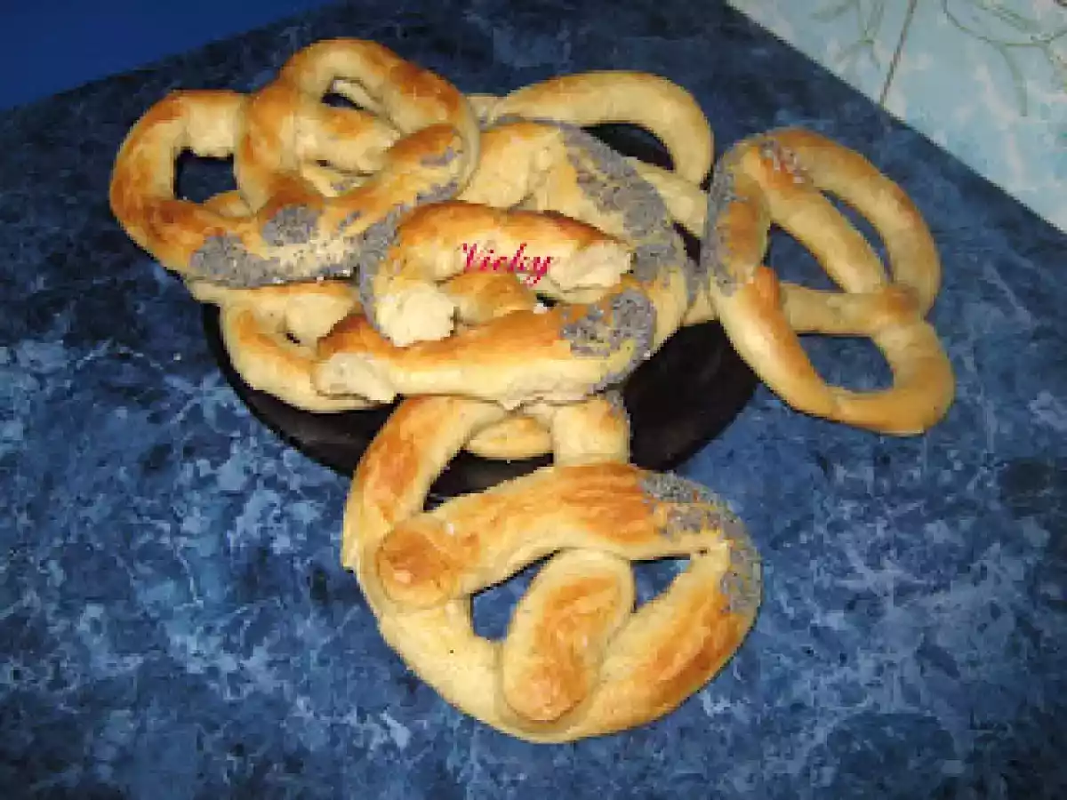 Covrigi cu sare si mac - poza 15