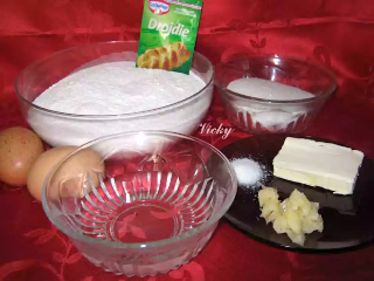 Covrigi dulci si pufosi - poza 3