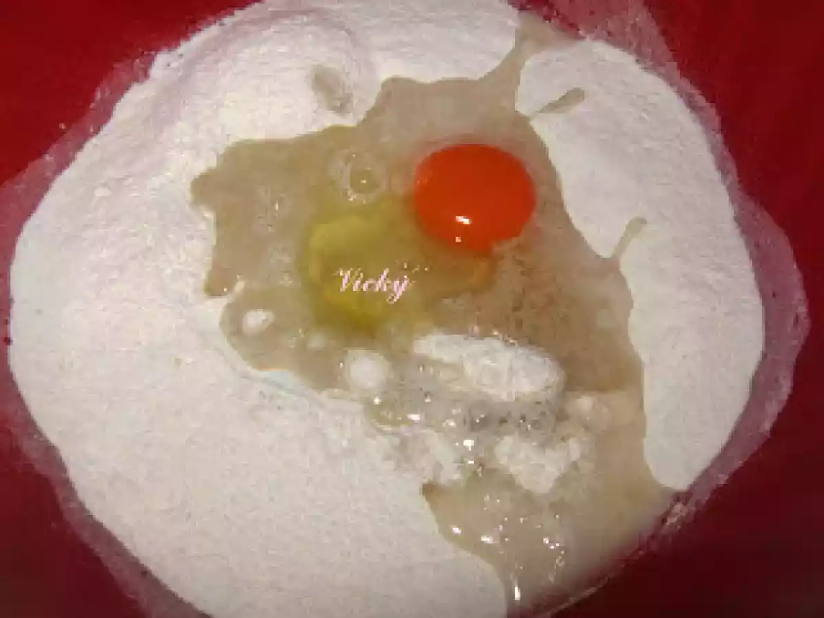 Covrigi dulci si pufosi - poza 4