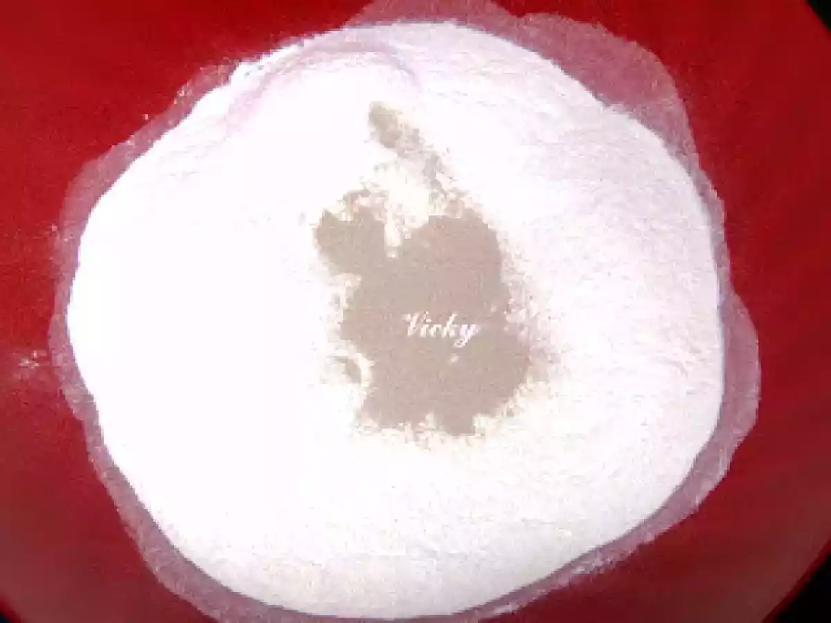 Covrigi dulci si pufosi - poza 5