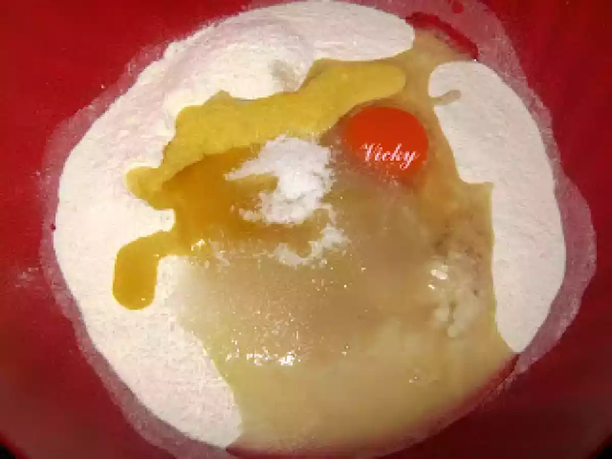 Covrigi dulci si pufosi - poza 7