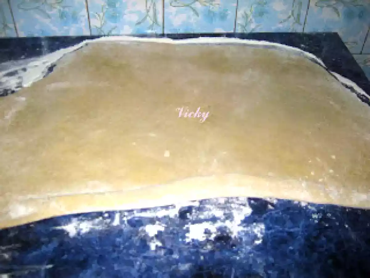 Covrigi dulci si pufosi - poza 10