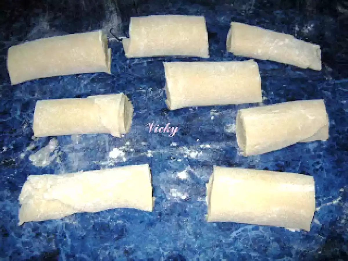 Covrigi dulci si pufosi - poza 11