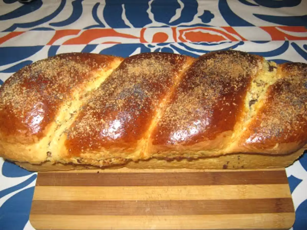 COZONAC CU NUCA SI CACAO - poza 2