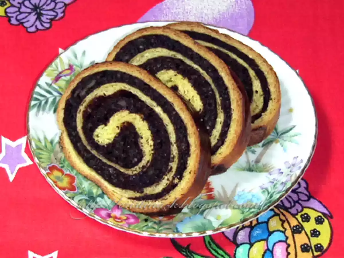 Cozonac cu nuca si cu mac