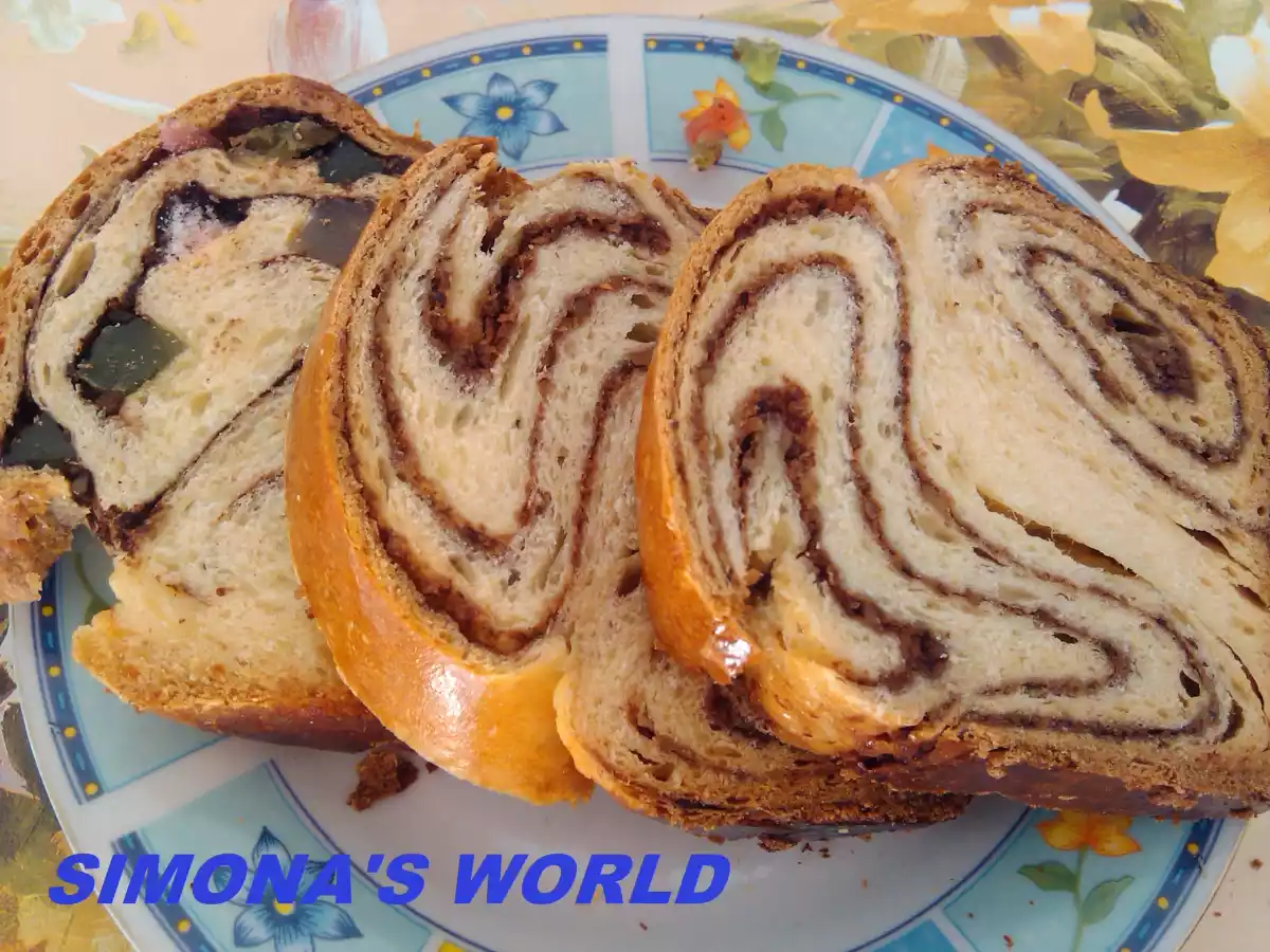 Cozonac cu nuca si rahat