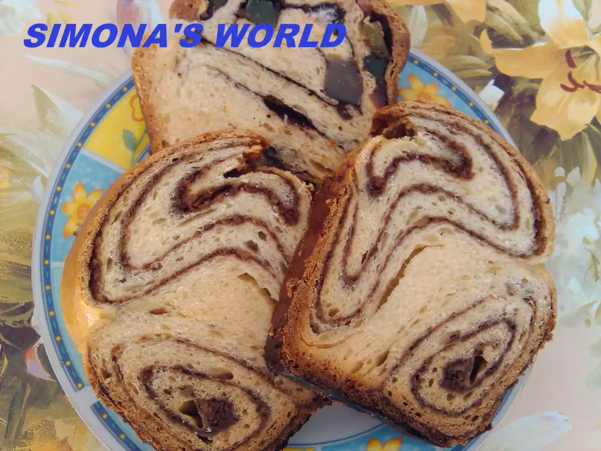 Cozonac cu nuca si rahat - poza 3