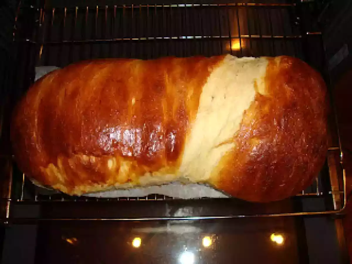 COZONAC CU UMPLUTURA DE NUCA SI ALBUS - poza 2