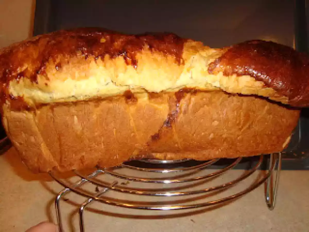 COZONAC CU UMPLUTURA DE NUCA SI ALBUS - poza 3