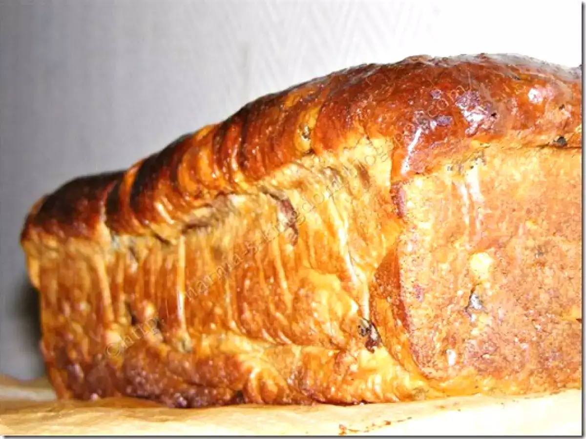 Cozonac moldovenesc cu nuca si stafide - poza 4