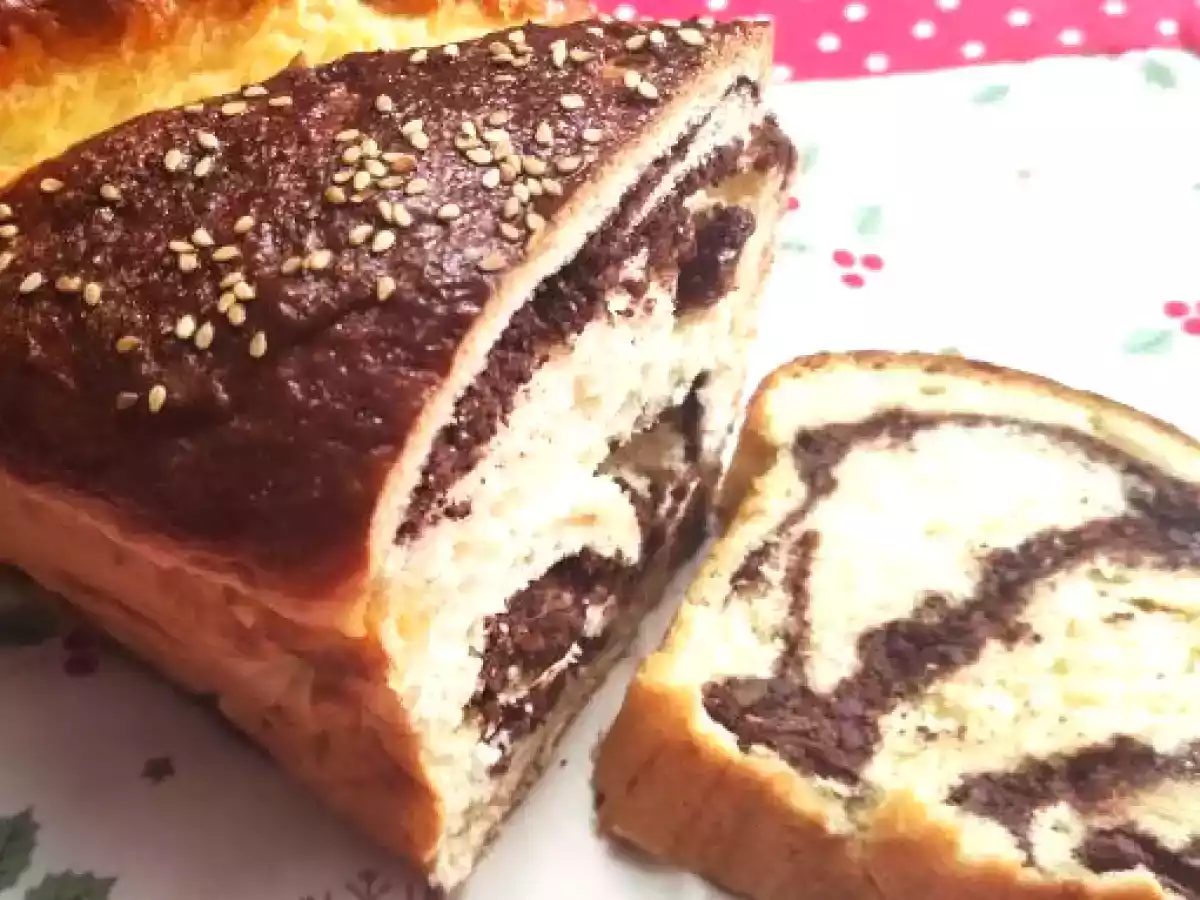 Cozonac pufos cu nuca si cacao-reteta veche fara cantar