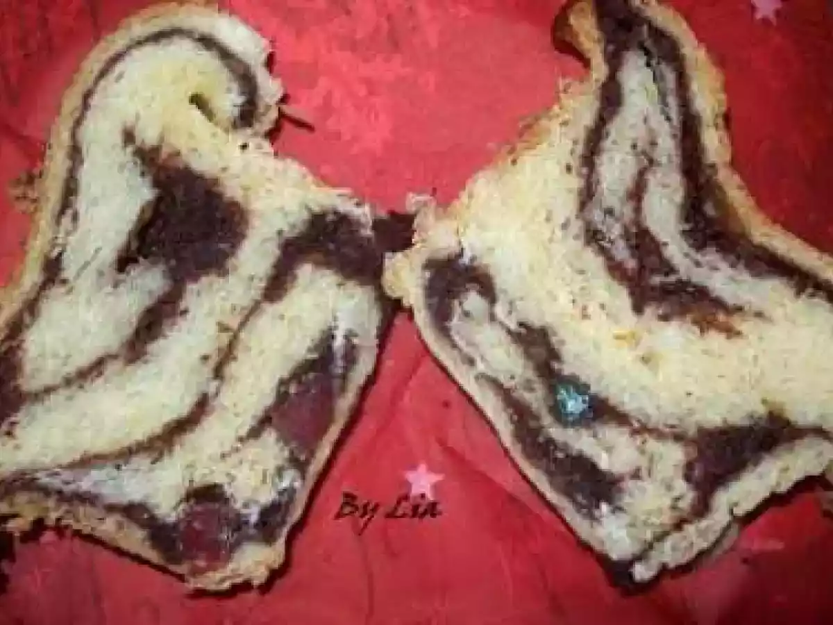 Cozonac pufos, cu nuci