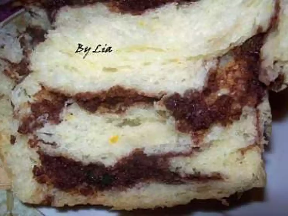 Cozonac pufos, cu nuci - poza 3