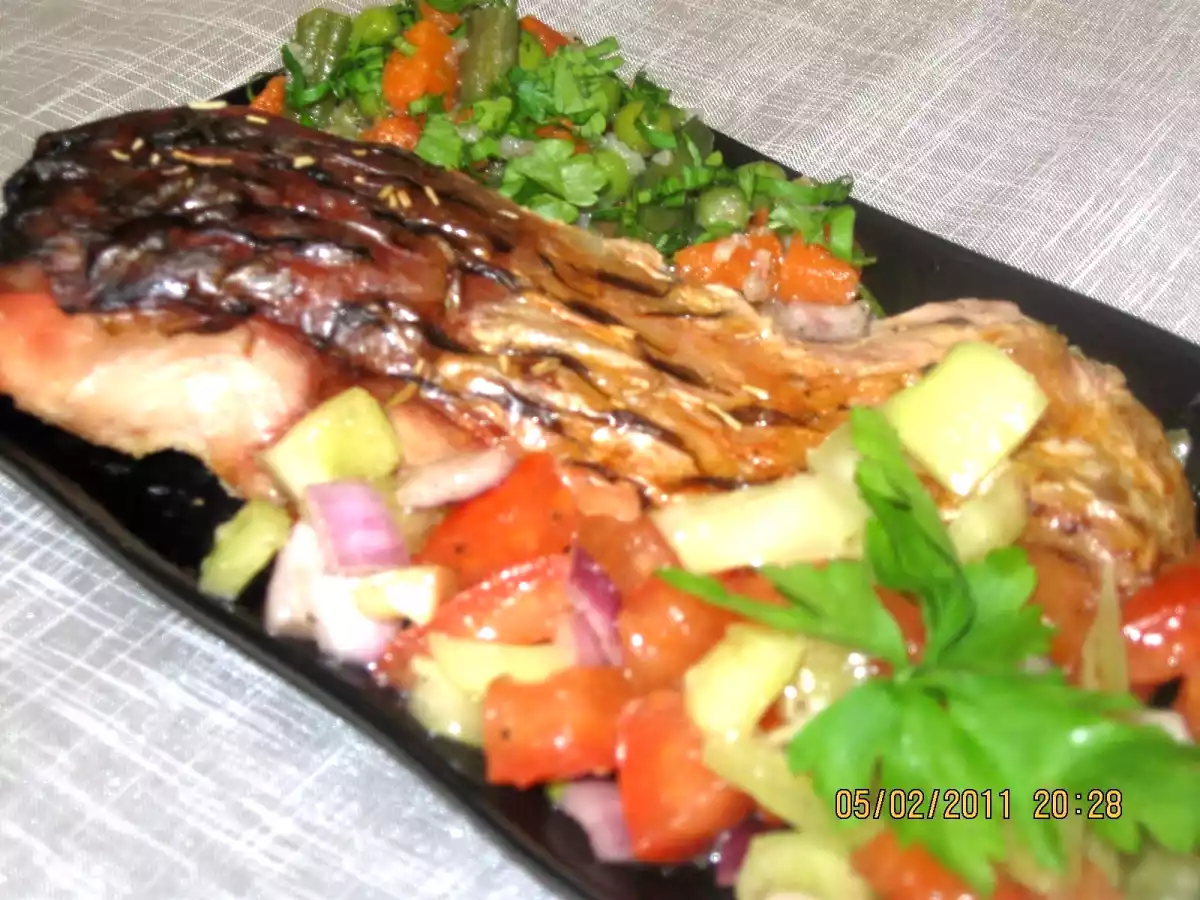 Crap la gratar cu sos salsa de rosii - poza 2