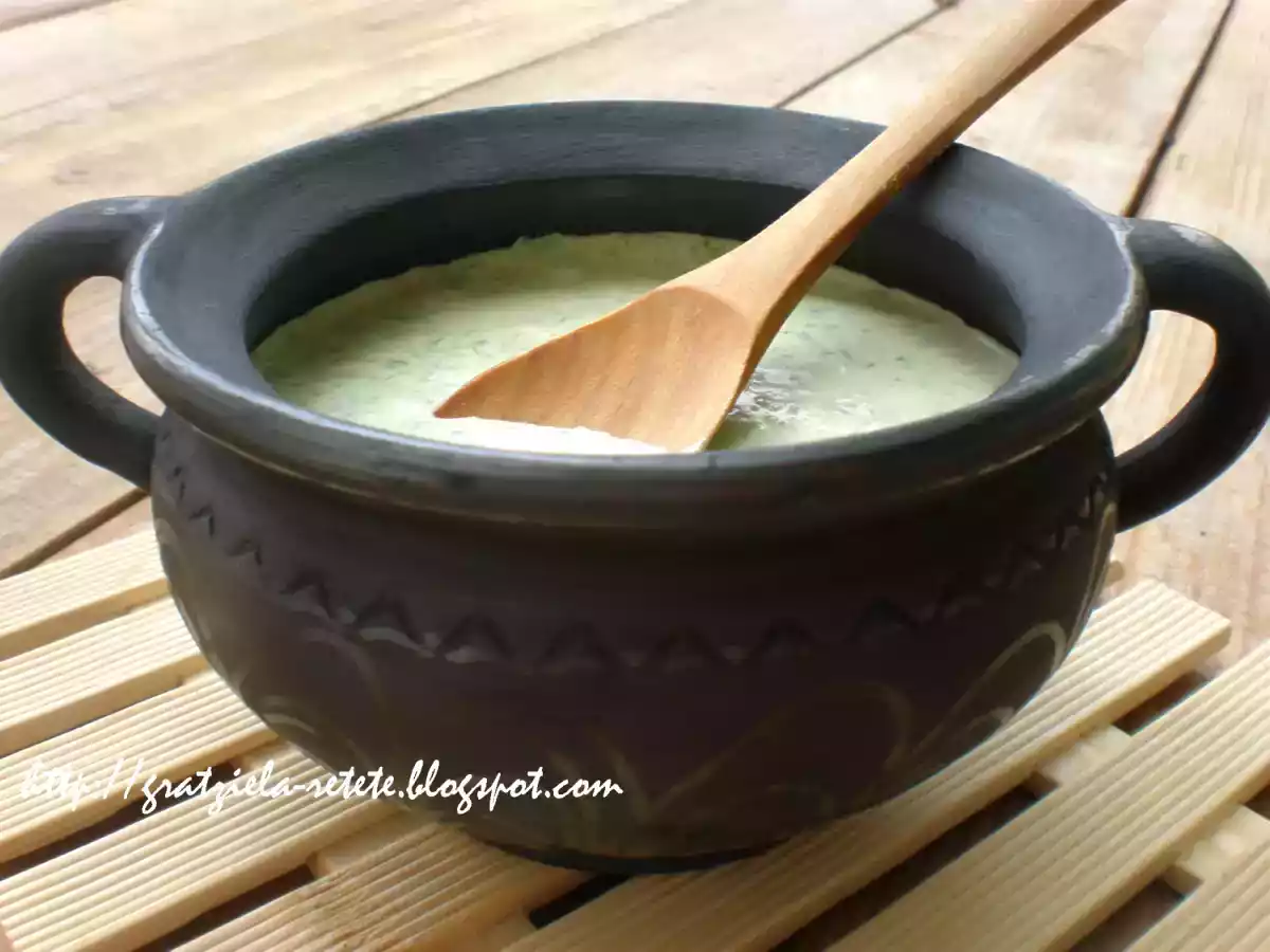 cremă de usturoi verde cu smântână (sau iaurt de capră) - poza 3