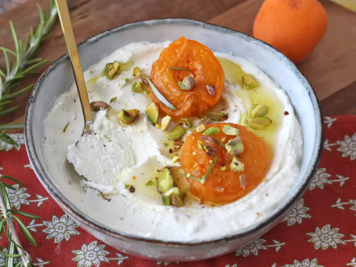 Cremă de Feta și caise coapte – pasta perfectă pentru aperitiv! - poza 5