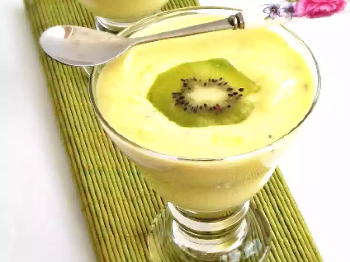 Crema de kiwi la pahar