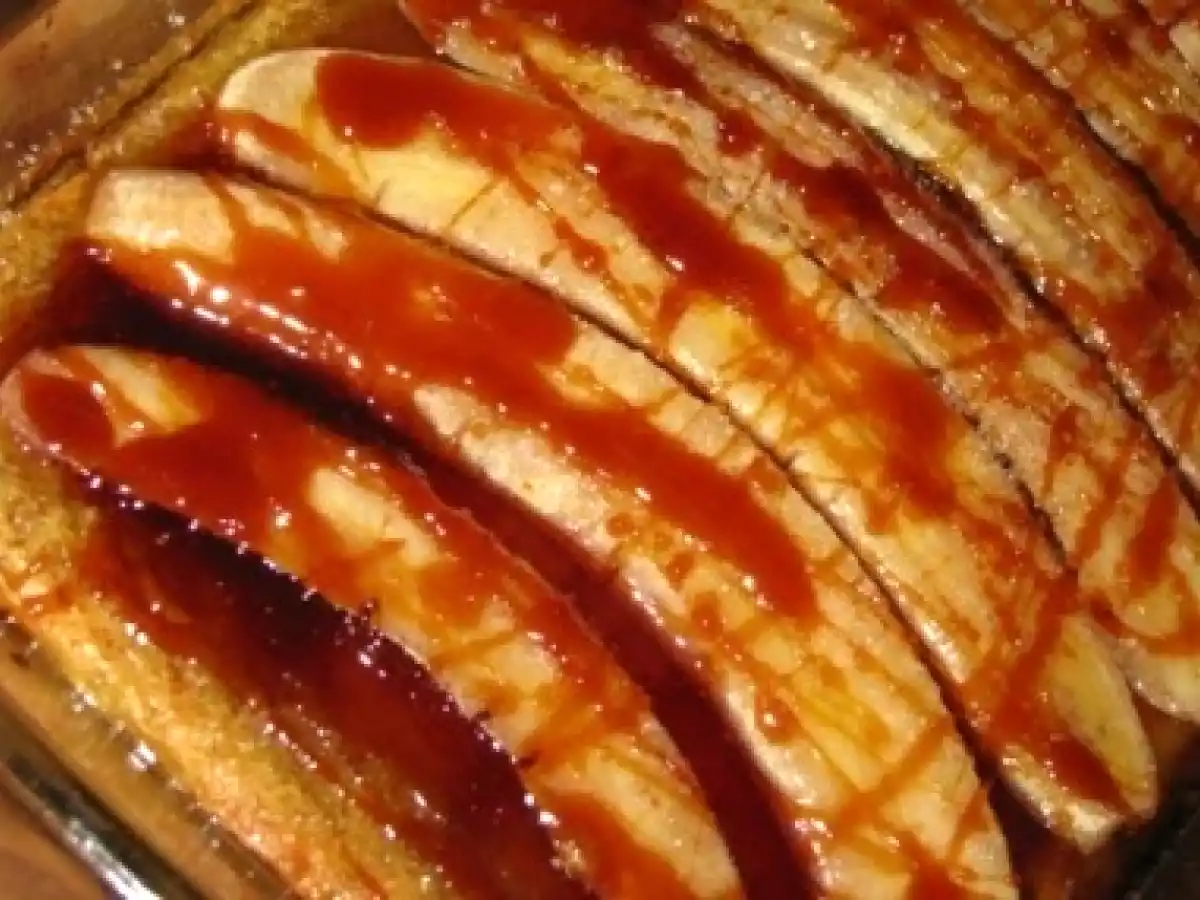 Crema de vanilie cu ciocolata si banane caramelizate