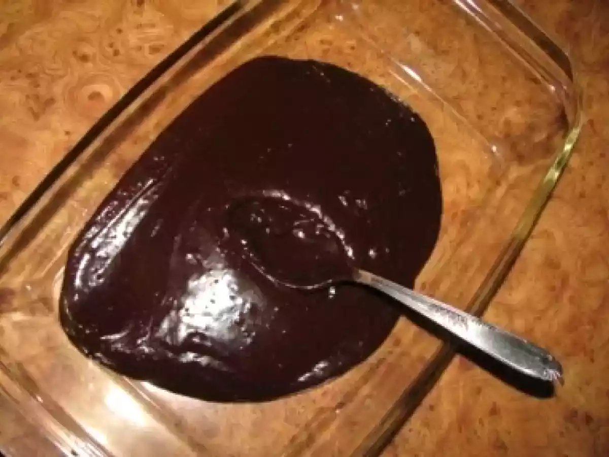 Crema de vanilie cu ciocolata si banane caramelizate - poza 9