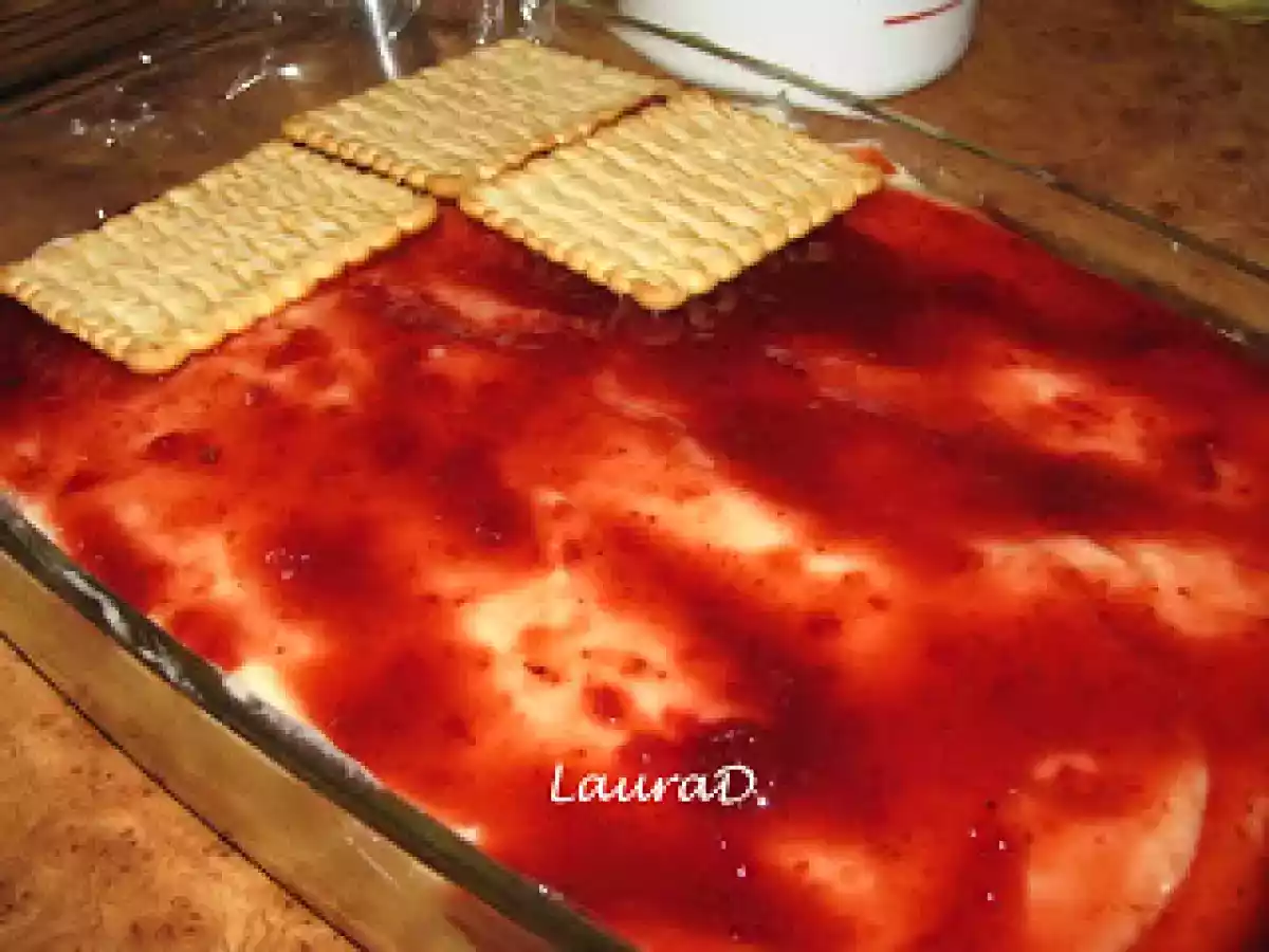 Cremsnit cu biscuiti si banane - poza 5