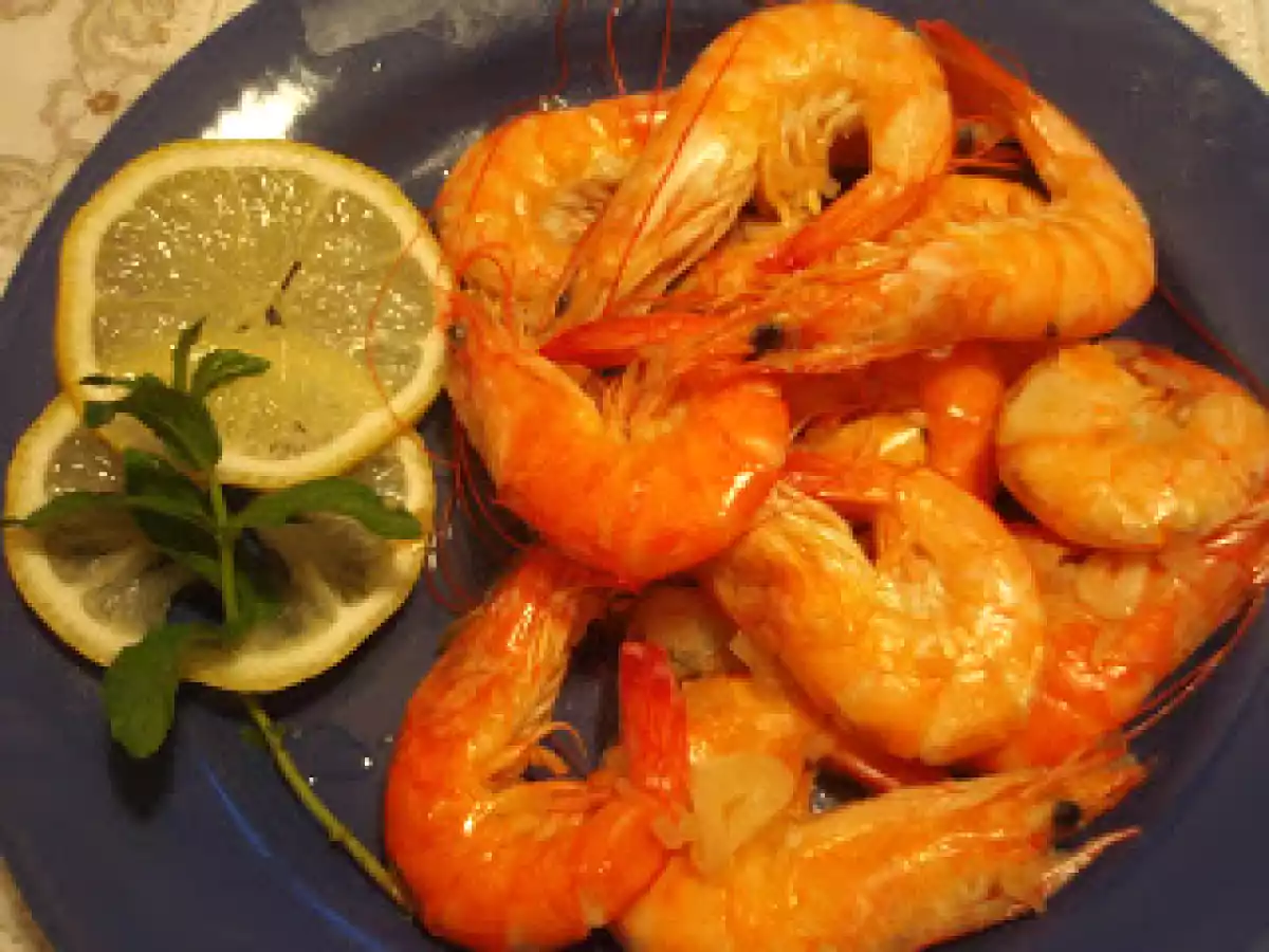 Creveti cu usturoi si vin alb