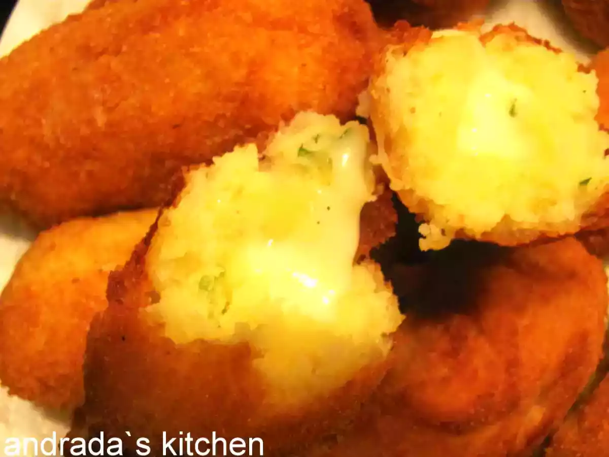 Crochete de cartofi cu oregano si cascaval