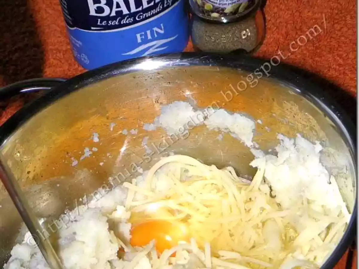 Crochete si bulete din cartofi si cascaval - poza 4