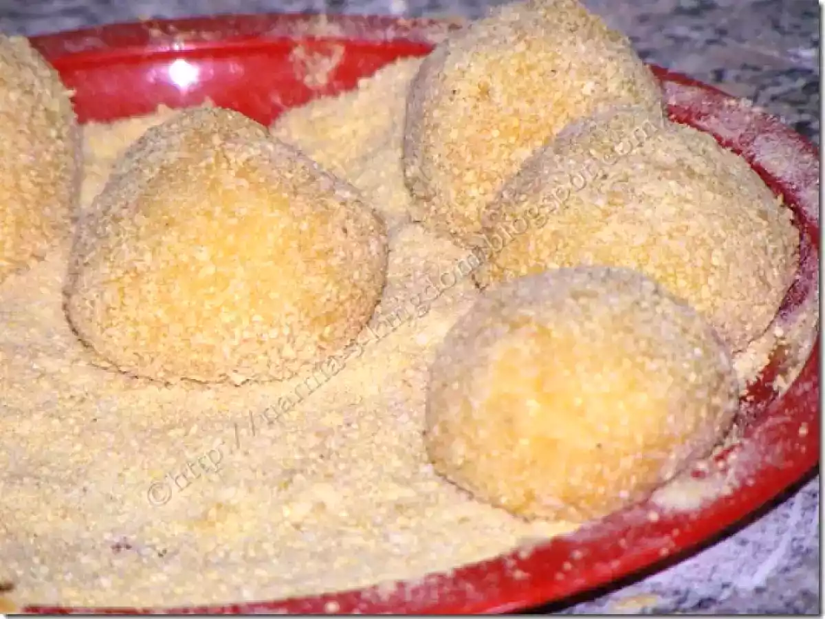 Crochete si bulete din cartofi si cascaval - poza 9