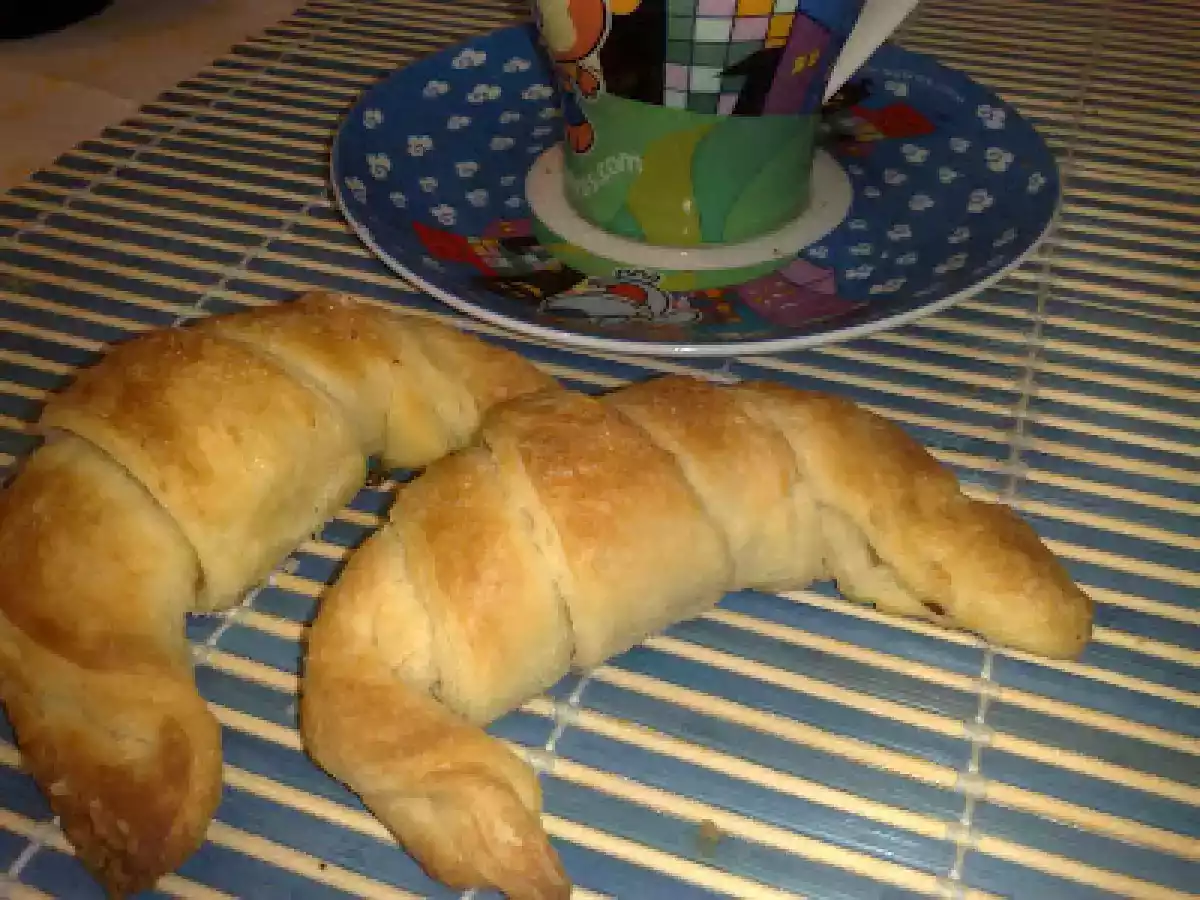 Croissante cu ciocolata si crema de vanilie