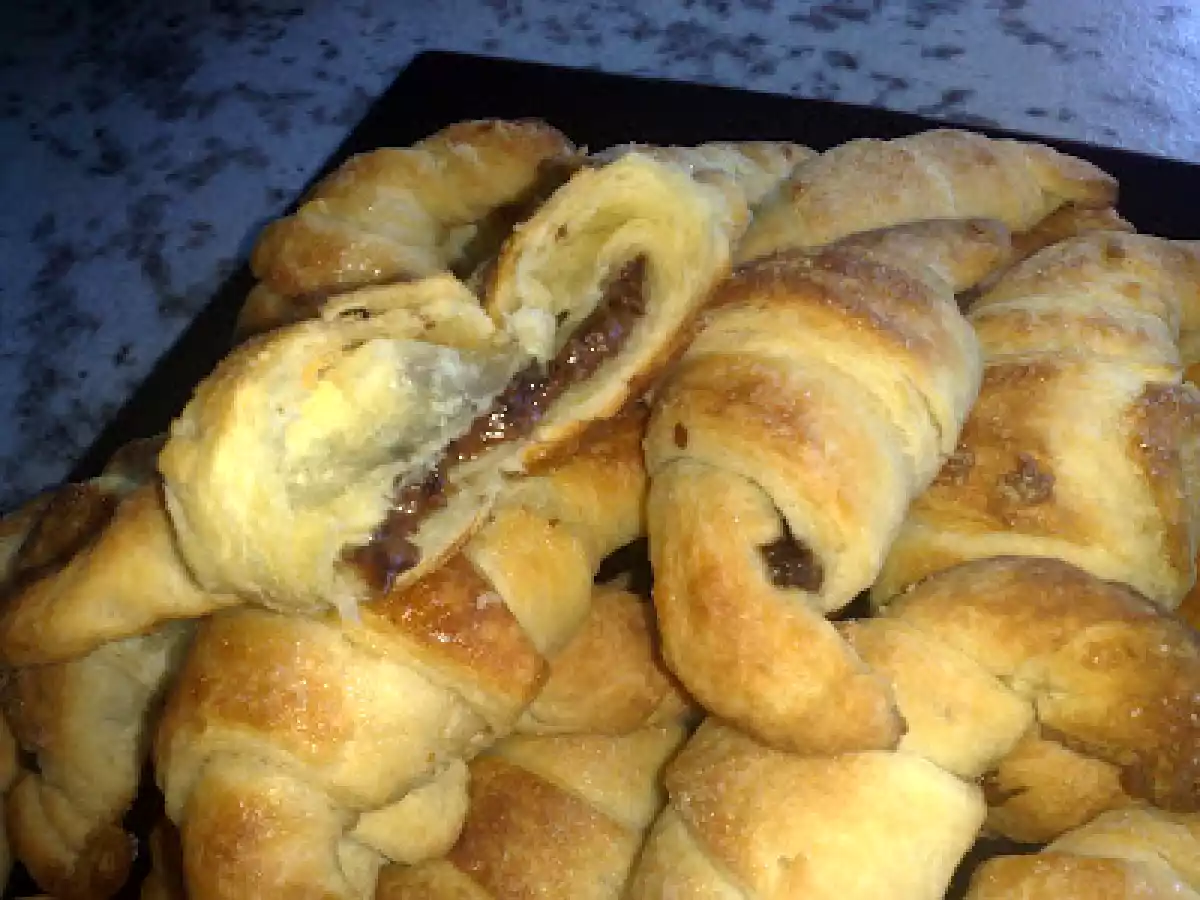 Croissante cu ciocolata si crema de vanilie - poza 2