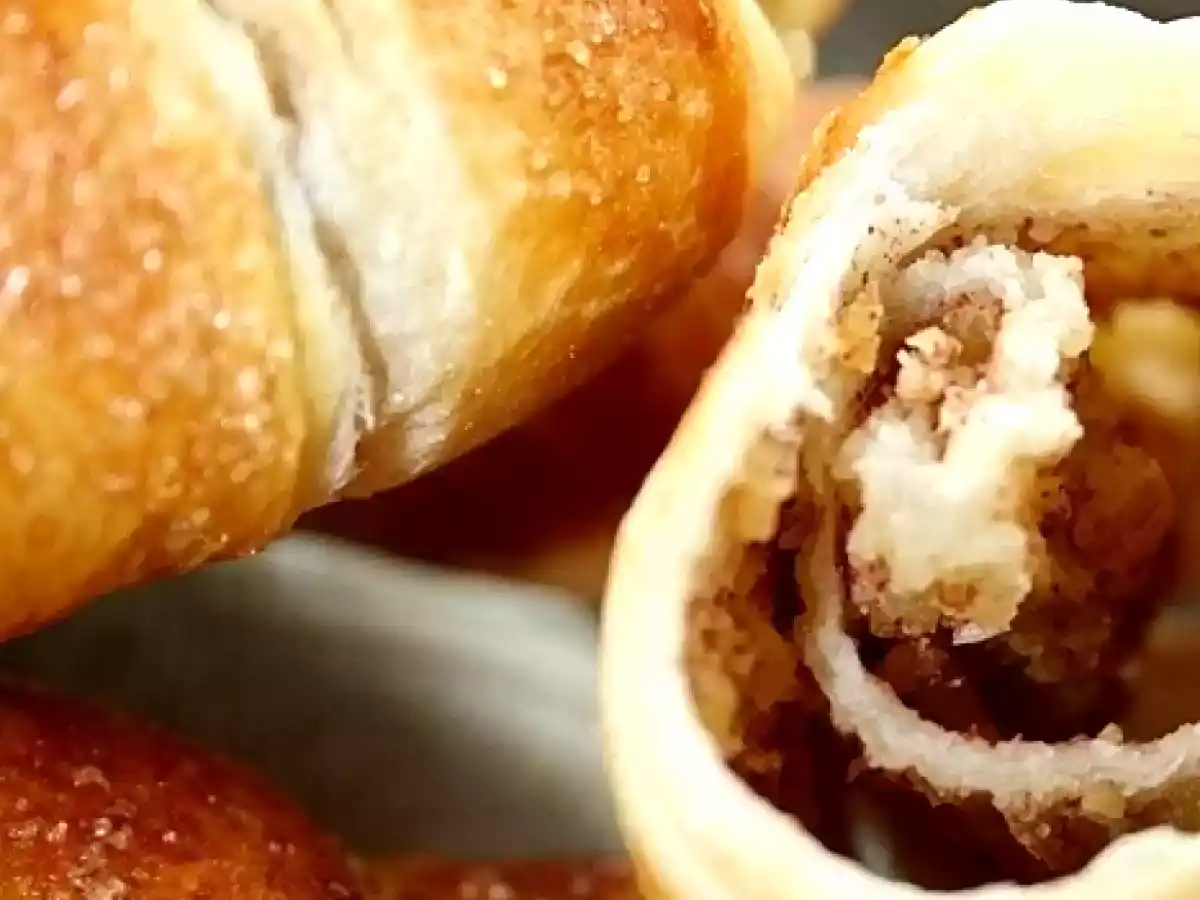 Croissante cu nuca si scortisoara