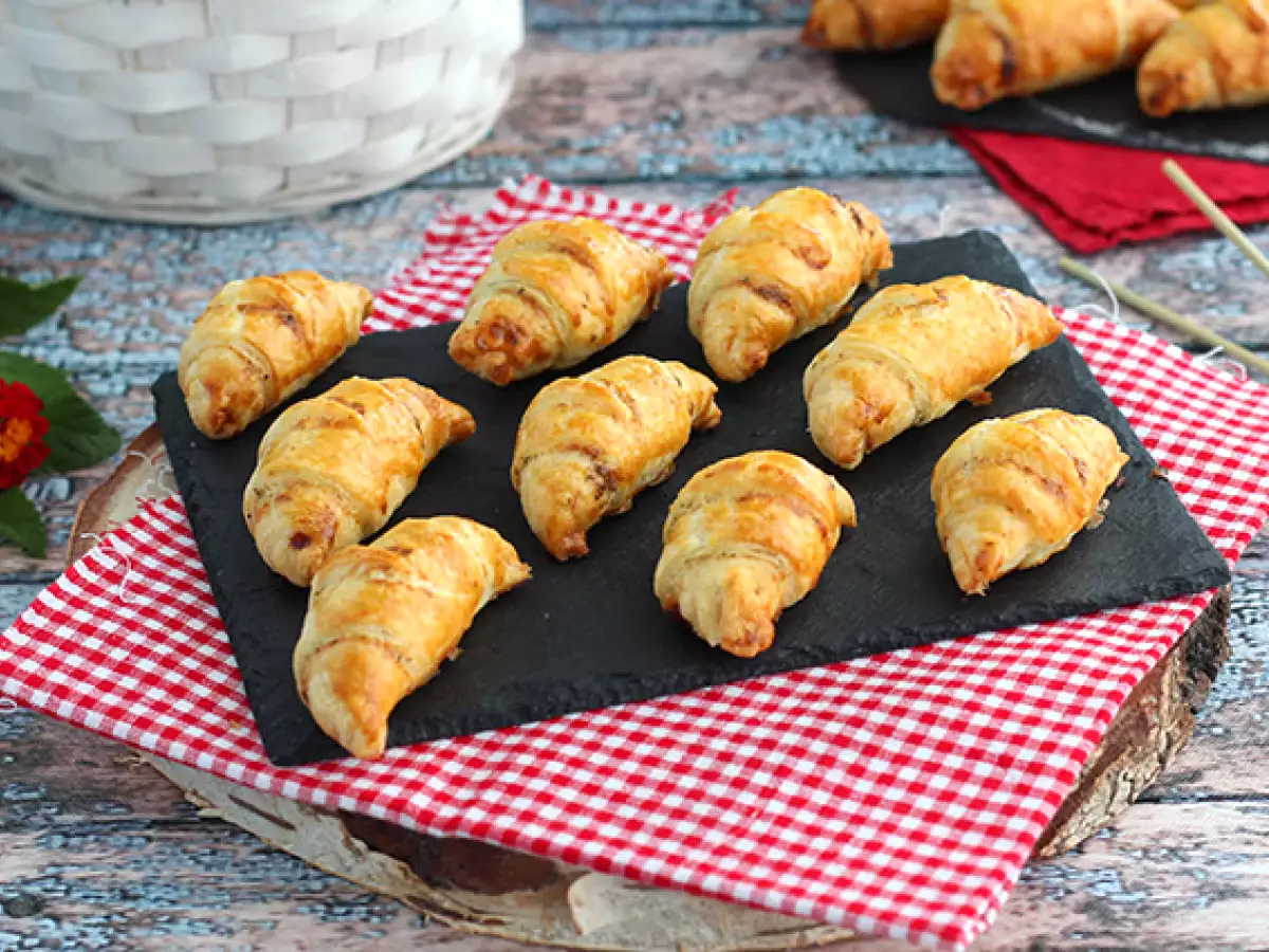 Croissante cu sunca si crema de branza - poza 2