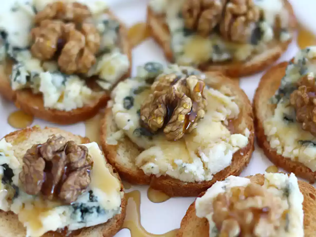 CROSTINI CU GORGONZOLA, NUCA SI MIERE - poza 2